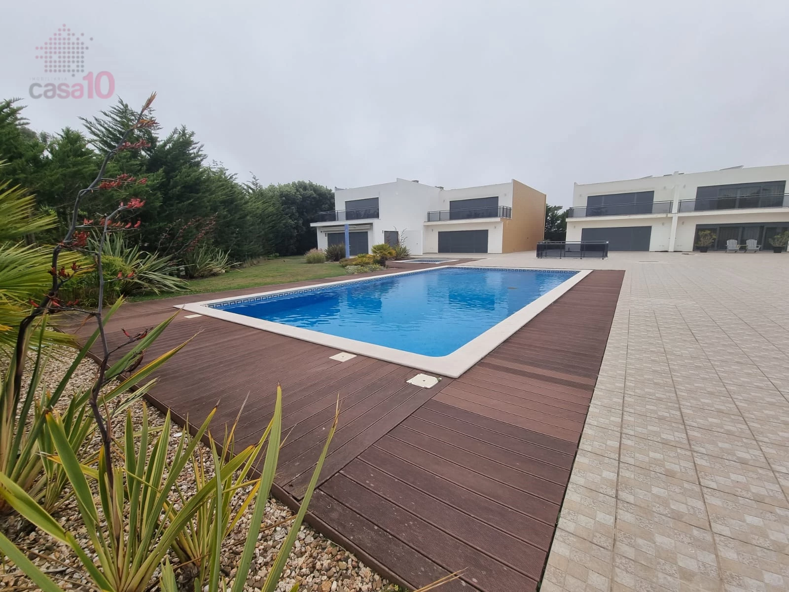 HOUSE WITH SWIMMING POOL FOR RENT, IN GATED COMMUNITY, MAGOITO